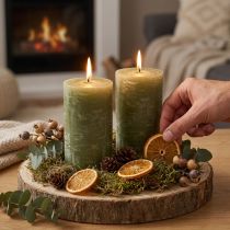 Product Olive green pillar candles 85×150mm 2 pieces – Solid-colored, marbled wax candles with an 80-hour burning time