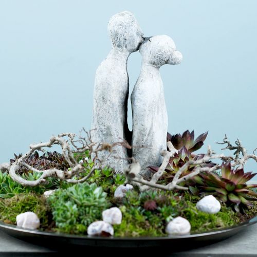 Product Decorative figure kissing couple stone cast 40cm