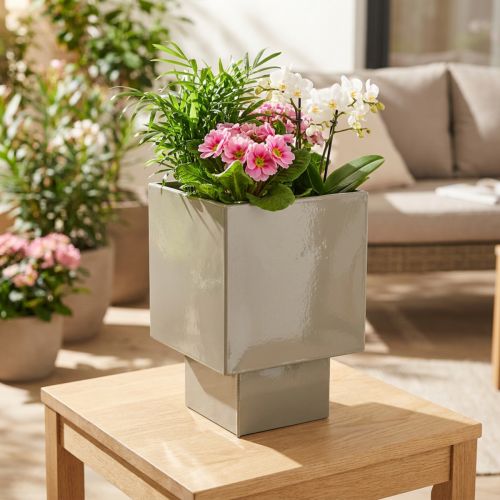 Product Green cube planter, 22cm, with raised stand