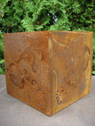 Baroque cube made of rusty metal, 33 cm x 33 cm