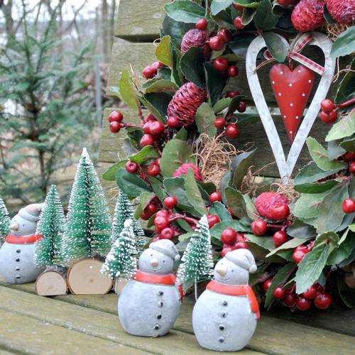 Floristik24 Christmas figure snowman with fir tree concrete gray, colored 9cm – 11cm 4pcs