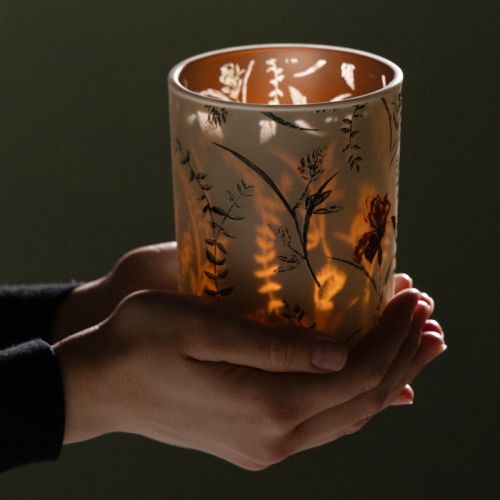 Product Elegant candle holder with floral motif for harmonious room design, 12.5cm, 2 pieces