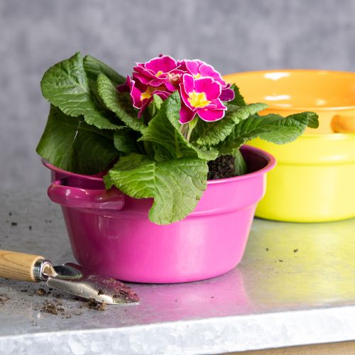 Product Metal planter, original design for sophisticated living spaces and stylish decoration, 17cm, 3 pieces